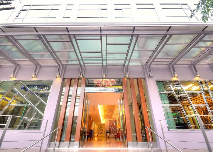 Hotel One One 3*