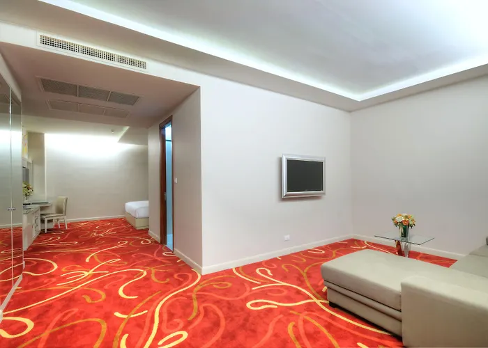 One One Hotel 3*