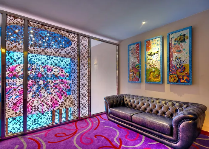 One One Hotel 3*