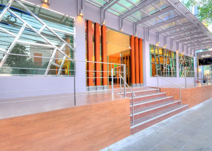 Hotel One One 3*
