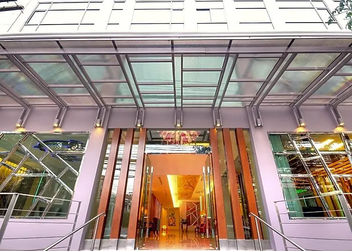 Hotel One One 3*
