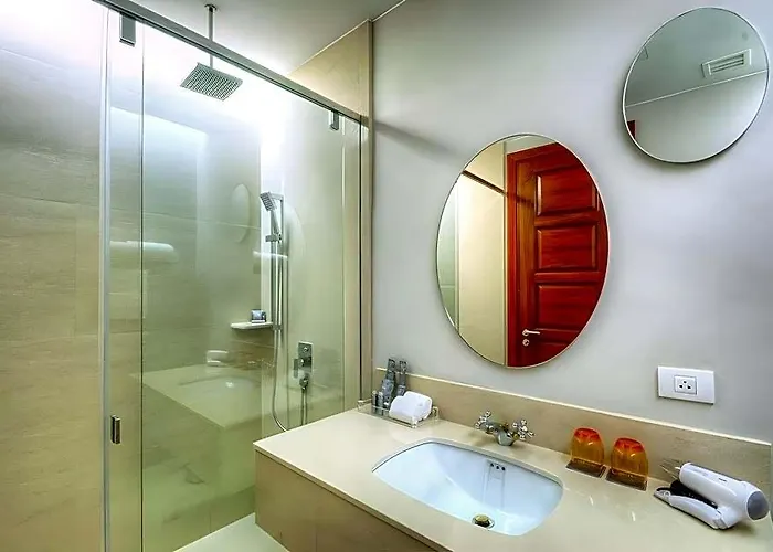 Hotel One One 3*